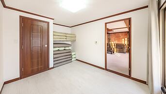 Goseong Beach Jin Spa Pension