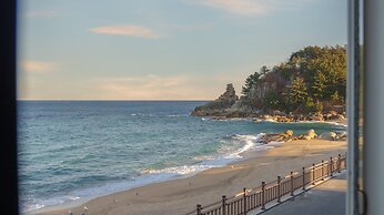 Goseong Beach Jin Spa Pension