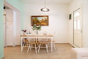 Contessa Elli Residences