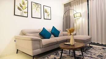 Moonway Luxury Suites At Eaton Residence