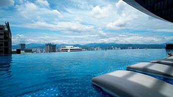 Moonway Luxury Suites At Eaton Residence