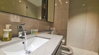 Moonway Luxury Suites At Eaton Residence