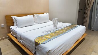 Moonway Luxury Suites At Eaton Residence