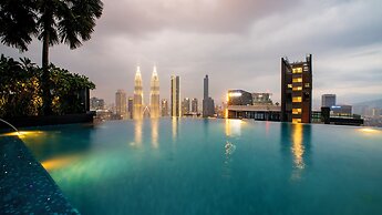 Moonway Luxury Suites At Eaton Residence