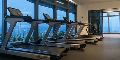 Moonway Luxury Suites At Eaton Residence