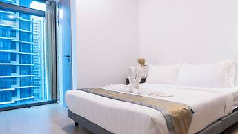 Moonway Luxury Suites At Eaton Residence