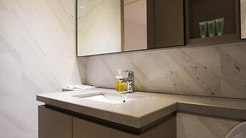 Moonway Luxury Suites At Eaton Residence