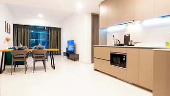 Moonway Luxury Suites At Eaton Residence