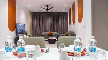 Moonway Luxury Suites At Eaton Residence