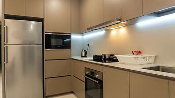 Moonway Luxury Suites At Eaton Residence