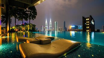 Moonway Luxury Suites At Eaton Residence