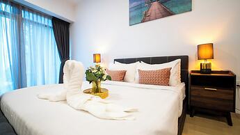 Moonway Luxury Suites At Eaton Residence