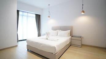 Moonway Luxury Suites At Eaton Residence