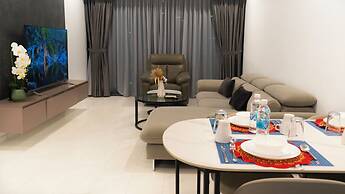 Moonway Luxury Suites At Eaton Residence