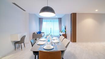 Moonway Luxury Suites At Eaton Residence
