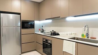 Moonway Luxury Suites At Eaton Residence