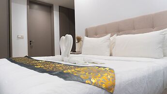 Moonway Luxury Suites At Eaton Residence