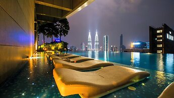 Moonway Luxury Suites At Eaton Residence