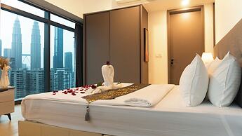 Moonway Luxury Suites At Eaton Residence