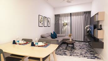 Moonway Luxury Suites At Eaton Residence