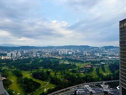 Moonway Luxury Suites At Eaton Residence