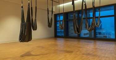 Moonway Luxury Suites At Eaton Residence