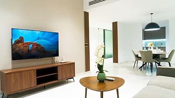 Moonway Luxury Suites At Eaton Residence