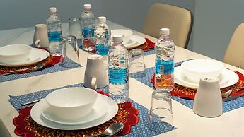 Moonway Luxury Suites At Eaton Residence