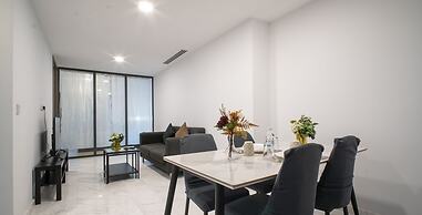 Moonway Luxury Suites At Eaton Residence