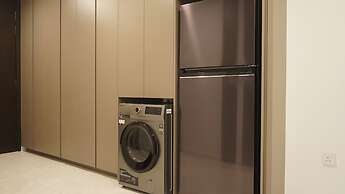 Moonway Luxury Suites At Eaton Residence