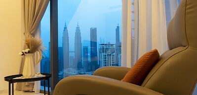 Moonway Luxury Suites At Eaton Residence