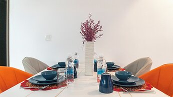 Moonway Luxury Suites At Eaton Residence