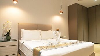 Moonway Luxury Suites At Eaton Residence