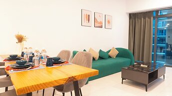 Moonway Luxury Suites At Eaton Residence