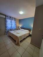 Sior Dionysios Apartments