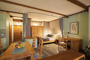 Vincent Old Town Apartments