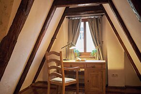 Vincent Old Town Apartments