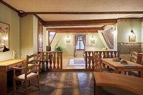 Vincent Old Town Apartments