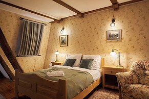 Vincent Old Town Apartments