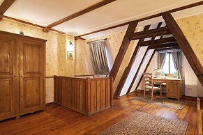 Vincent Old Town Apartments