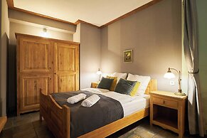 Vincent Old Town Apartments