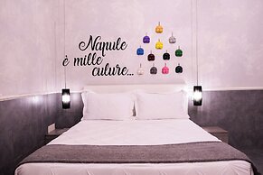 A un passo dal Castello Maschio Angioino