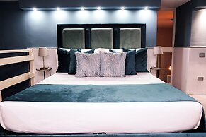 A un passo dal Castello Maschio Angioino