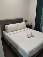 Grand Lumia Suite At Opus Residence