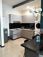 Grand Lumia Suite At Opus Residence