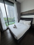 Grand Lumia Suite At Opus Residence