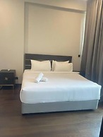 Grand Lumia Suite At Opus Residence