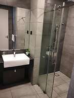 Grand Lumia Suite At Opus Residence