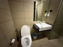 Grand Lumia Suite At Opus Residence