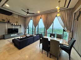 Grand Lumia Suite At Opus Residence